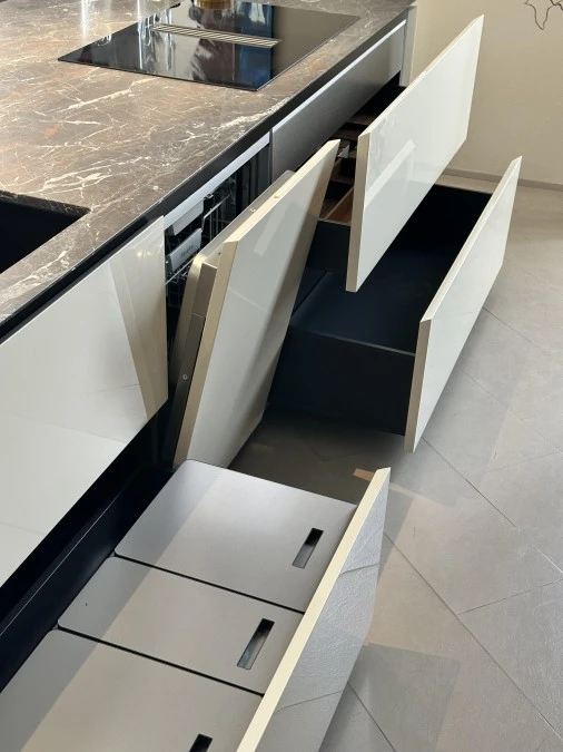 Cucina con Isola Poliform Artex e Phoenix