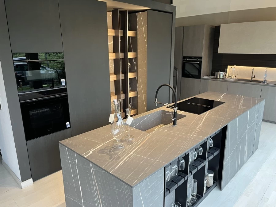 Cucina con Isola Modulnova BLADE - MH6