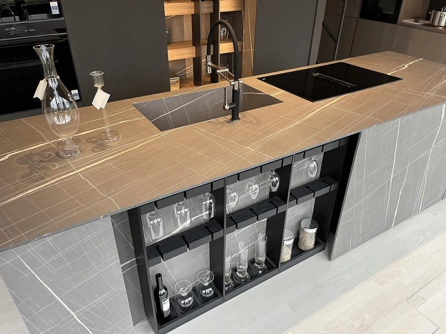 Cucina con Isola Modulnova BLADE - MH6