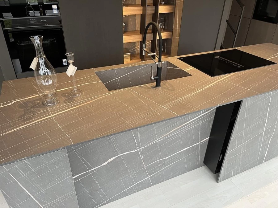 Cucina con Isola Modulnova BLADE - MH6