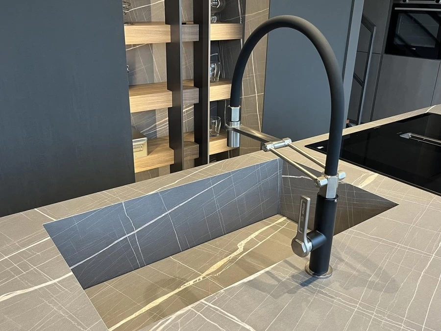 Cucina con Isola Modulnova BLADE - MH6
