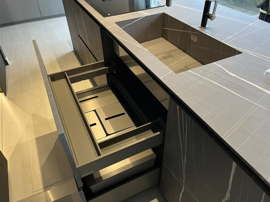 Cucina con Isola Modulnova BLADE - MH6