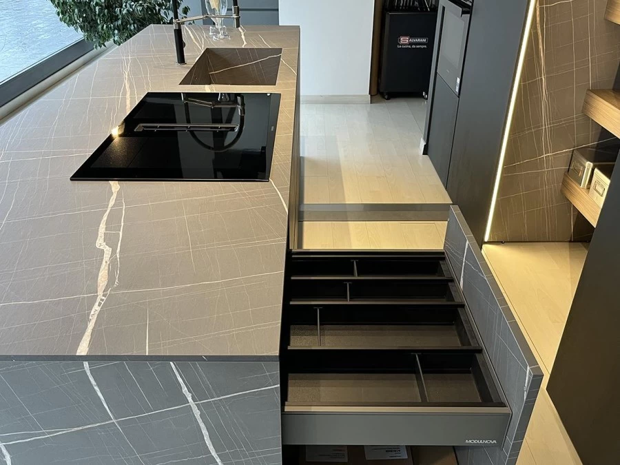 Cucina con Isola Modulnova BLADE - MH6