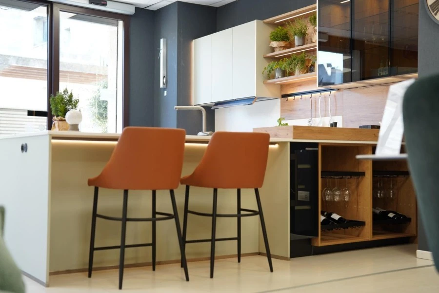 Cucina con penisola Produzione Tedesca Senso (esclusi elettrodomestici)
