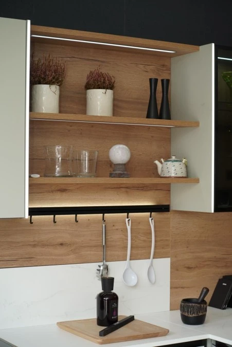 Cucina con penisola Produzione Tedesca Senso (esclusi elettrodomestici)