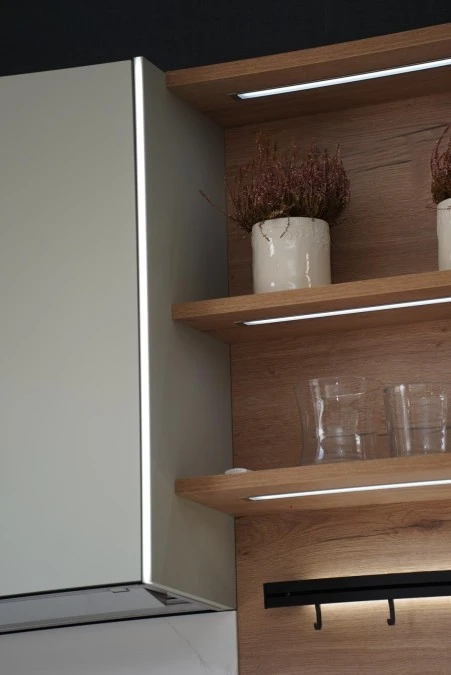 Cucina con penisola Produzione Tedesca Senso (esclusi elettrodomestici)