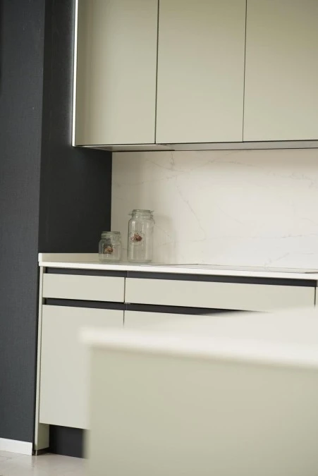 Cucina con penisola Produzione Tedesca Senso (esclusi elettrodomestici)