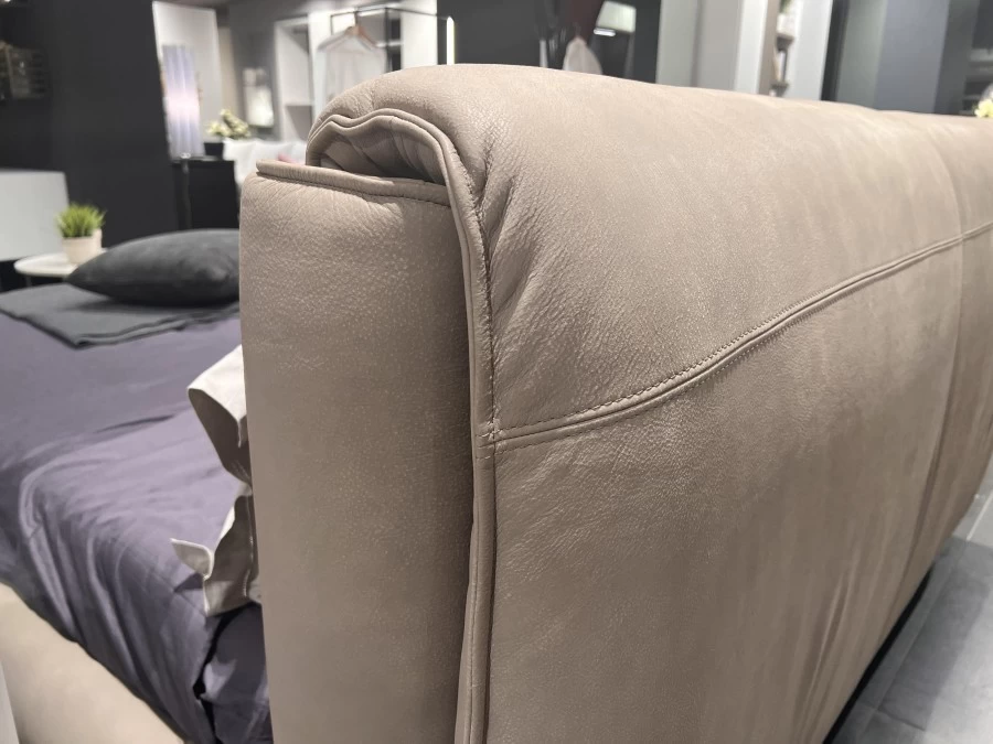 Letto matrimoniale Conte Bed Pillow