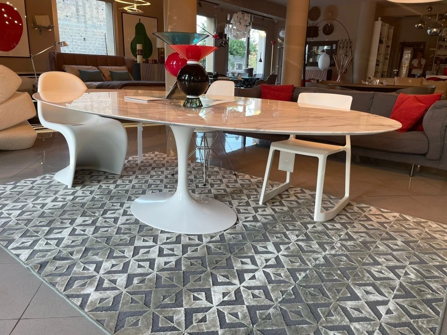 Tavolo ovale Knoll Saarinen