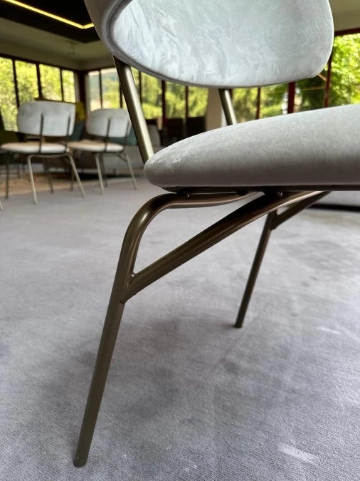 particolare struttura metallo bronzo