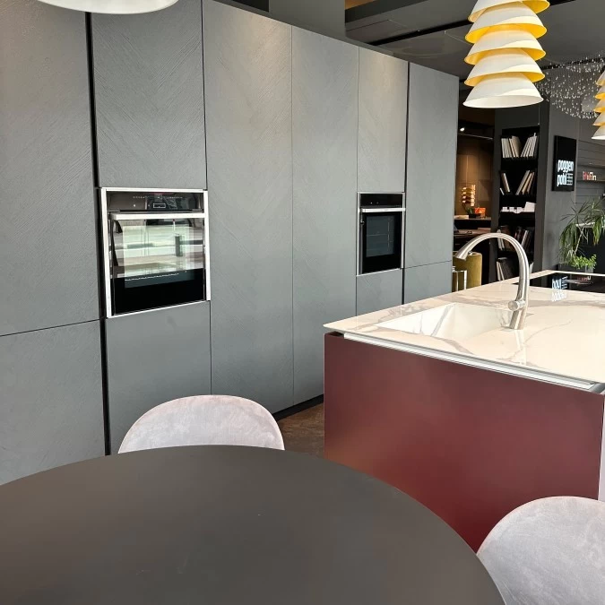 Cucina con Isola Binova Bluna e Mantis
