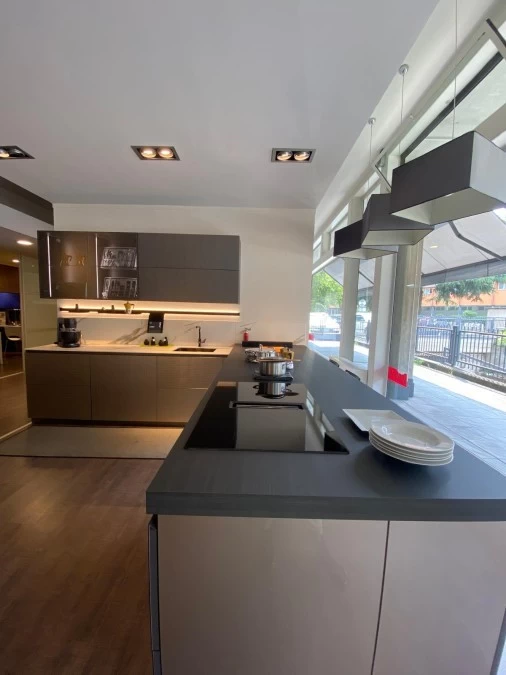 Cucina con Isola Scavolini Lumina