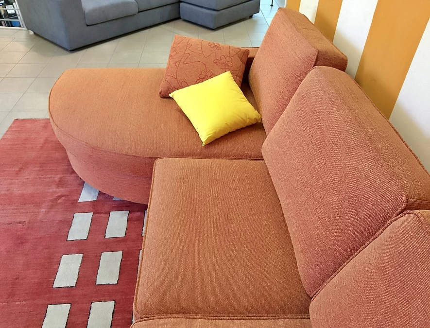 Divano Chaise-longue Produzione Artigianale Arancio