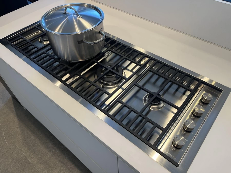 Cucina con penisola Ernestomeda One80