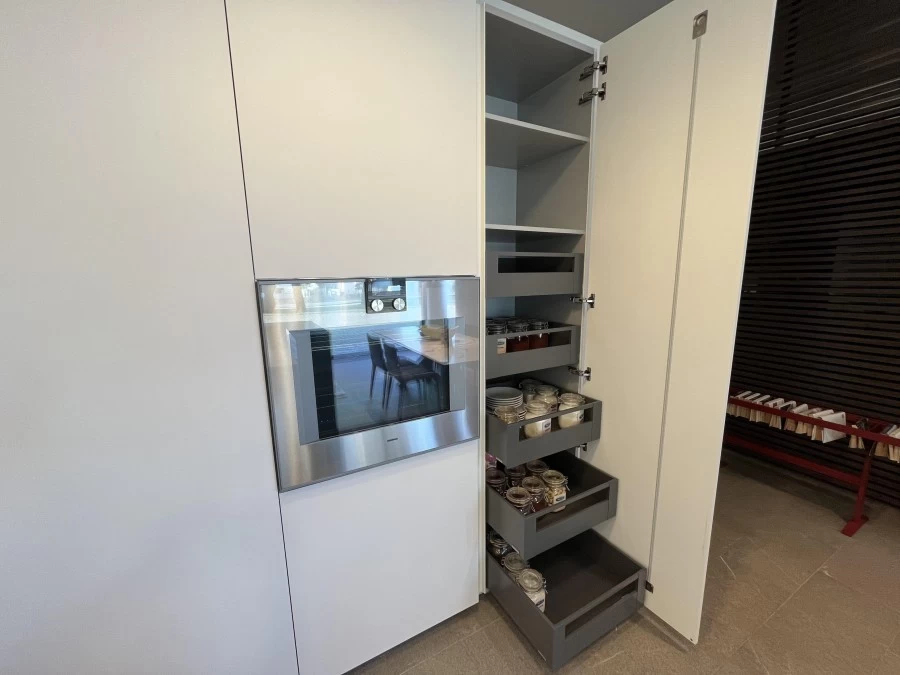 Cucina con penisola Ernestomeda One80