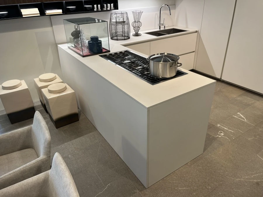 Cucina con penisola Ernestomeda One80