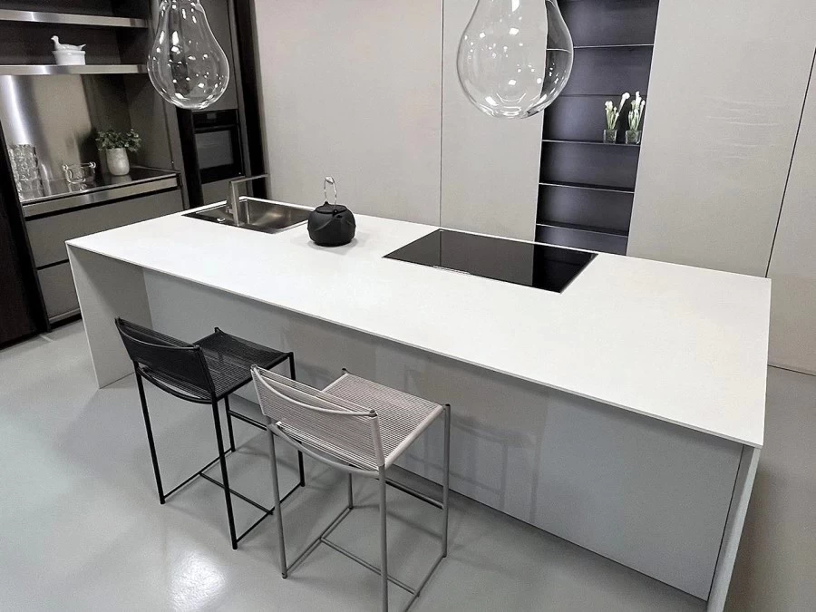 Cucina con Isola Modulnova MH6 (isola + colonne)