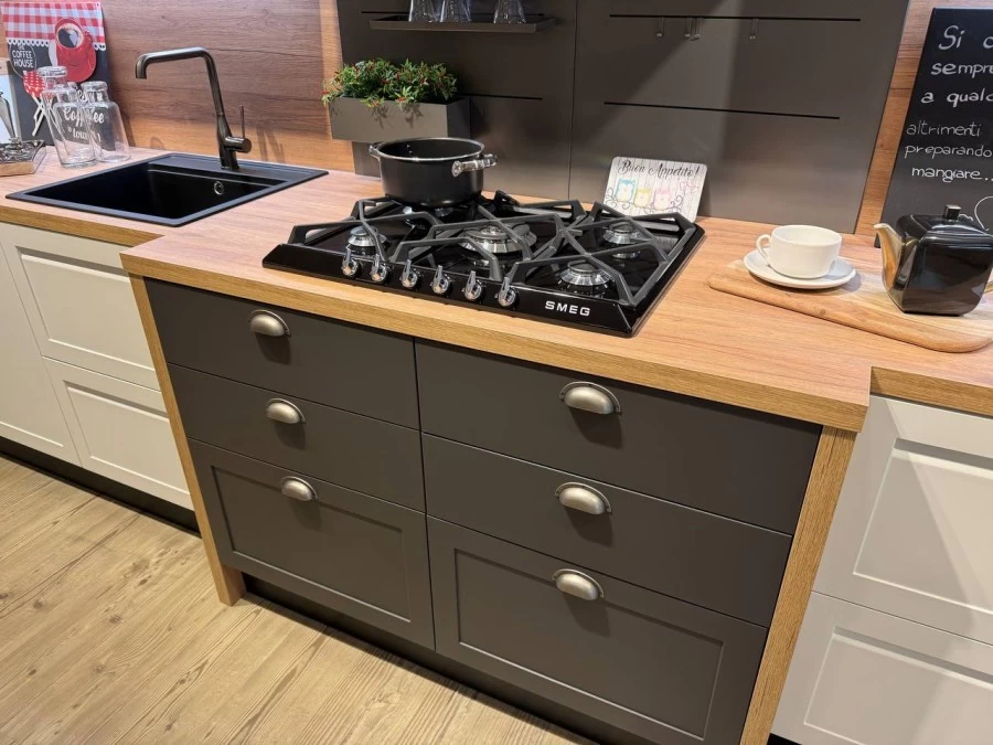 Cucina lineare Scavolini Carattere