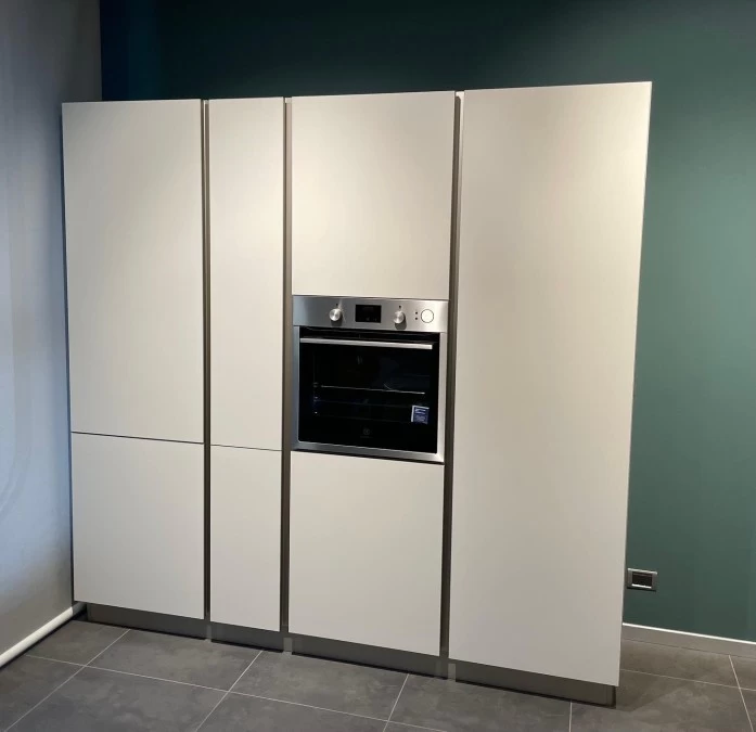 Cucina lineare Stosa Cucine Aleve' ( con colonne)