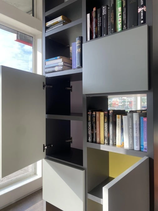 Piccola libreria Scavolini Sistema parete fluida