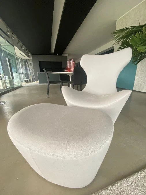 Poltrona B&B Italia grande papilio con ottoman
