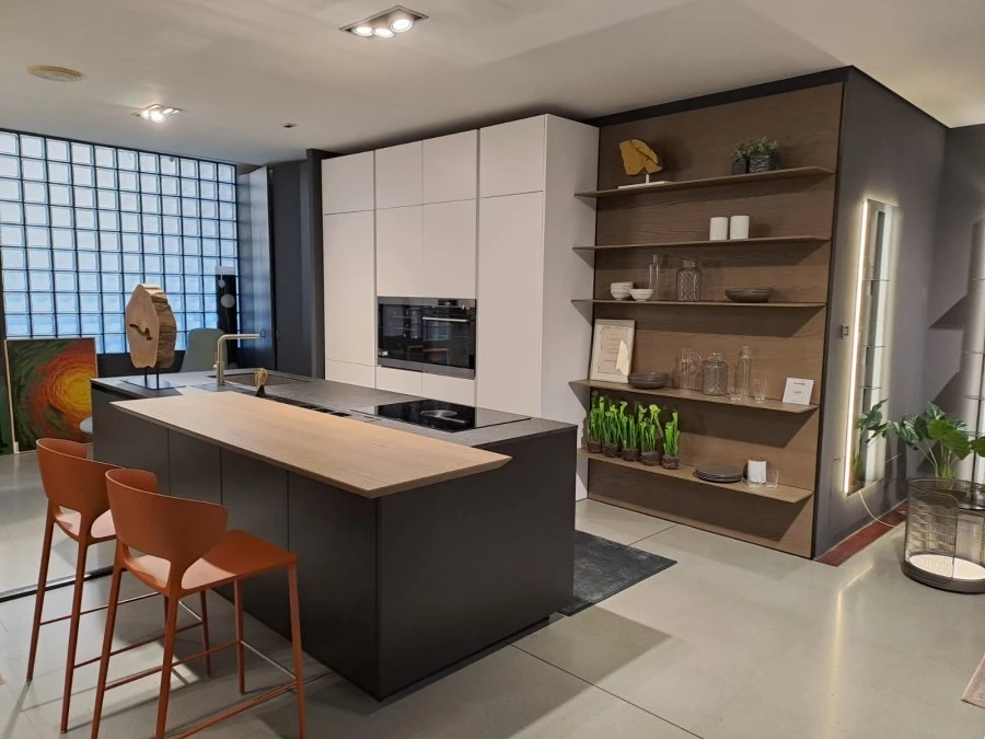 Cucina con Isola Euromobil FILO LAIN