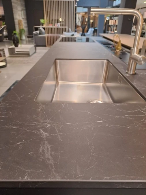 Cucina con Isola Euromobil FILO LAIN
