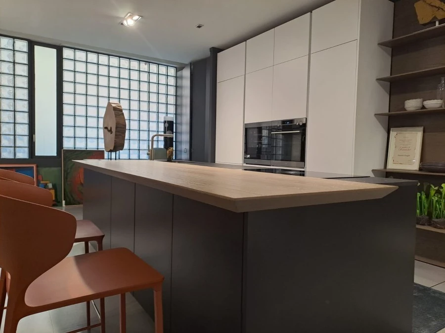 Cucina con Isola Euromobil FILO LAIN