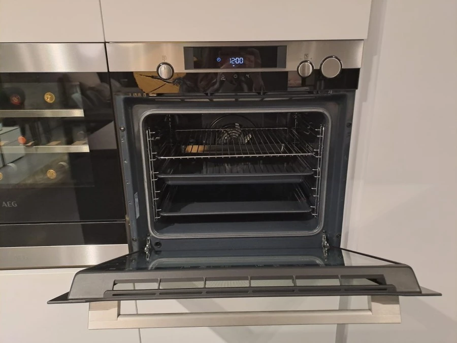 Cucina con Isola Euromobil FILO LAIN