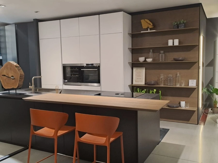 Cucina con Isola Euromobil FILO LAIN