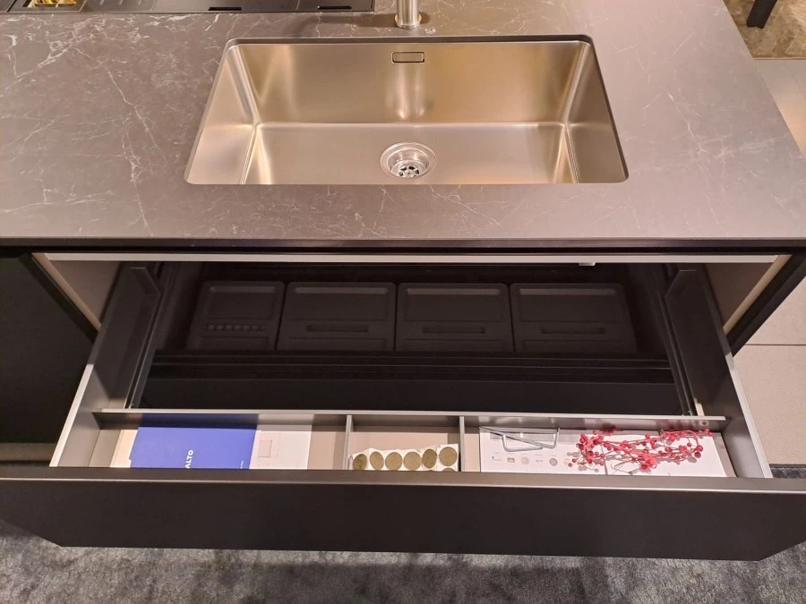 Cucina con Isola Euromobil FILO LAIN