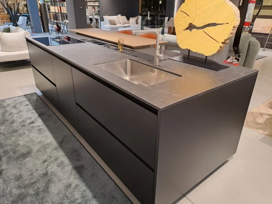 Cucina con Isola Euromobil FILO LAIN