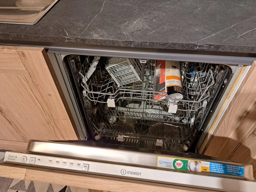 Cucina con penisola Colombini Riviera + Quadra