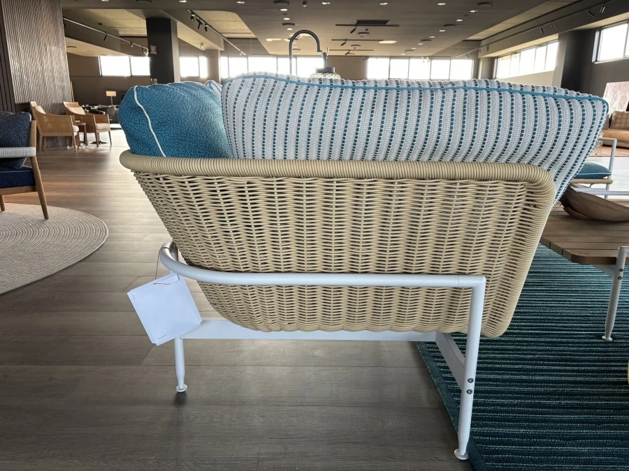 Divano da giardino Cassina Esosoft love bed 582