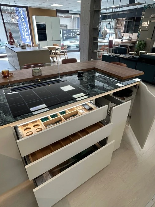 Cucina con penisola Produzione Tedesca Senso (senza elettrodomestici)