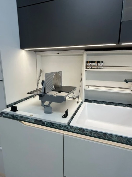 Cucina con penisola Produzione Tedesca Senso (senza elettrodomestici)