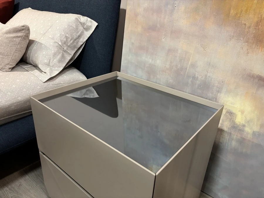 Comodino Cassina Ghost wall