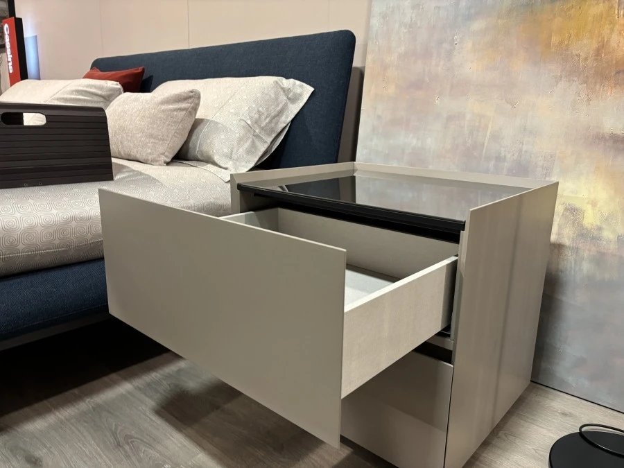 Comodino Cassina Ghost wall