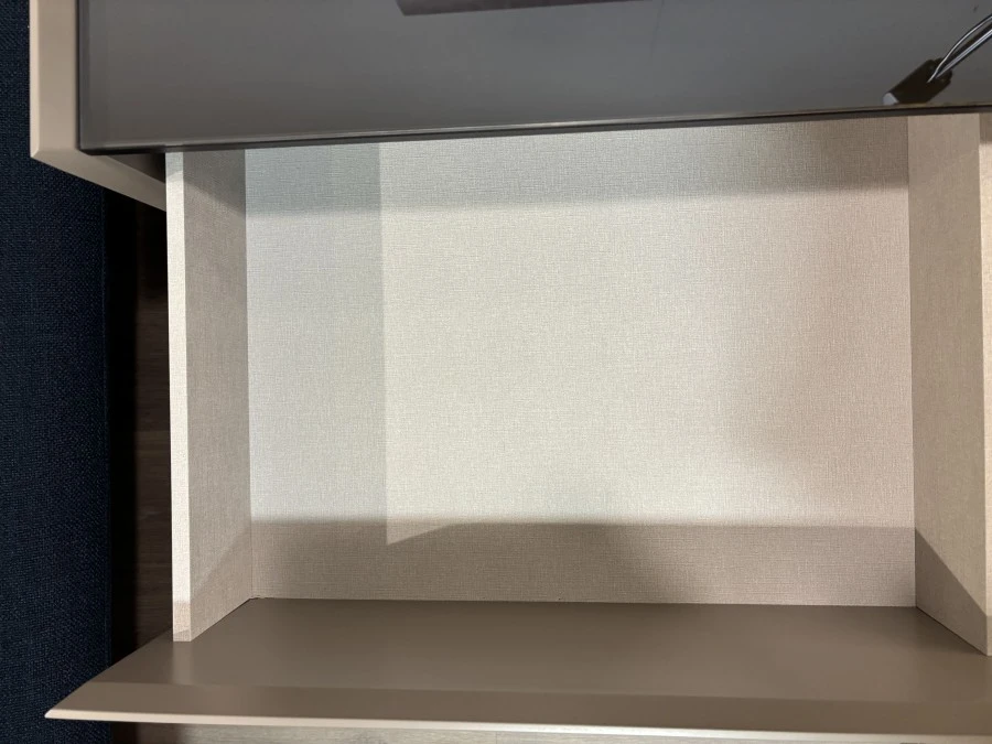 Comodino Cassina Ghost wall