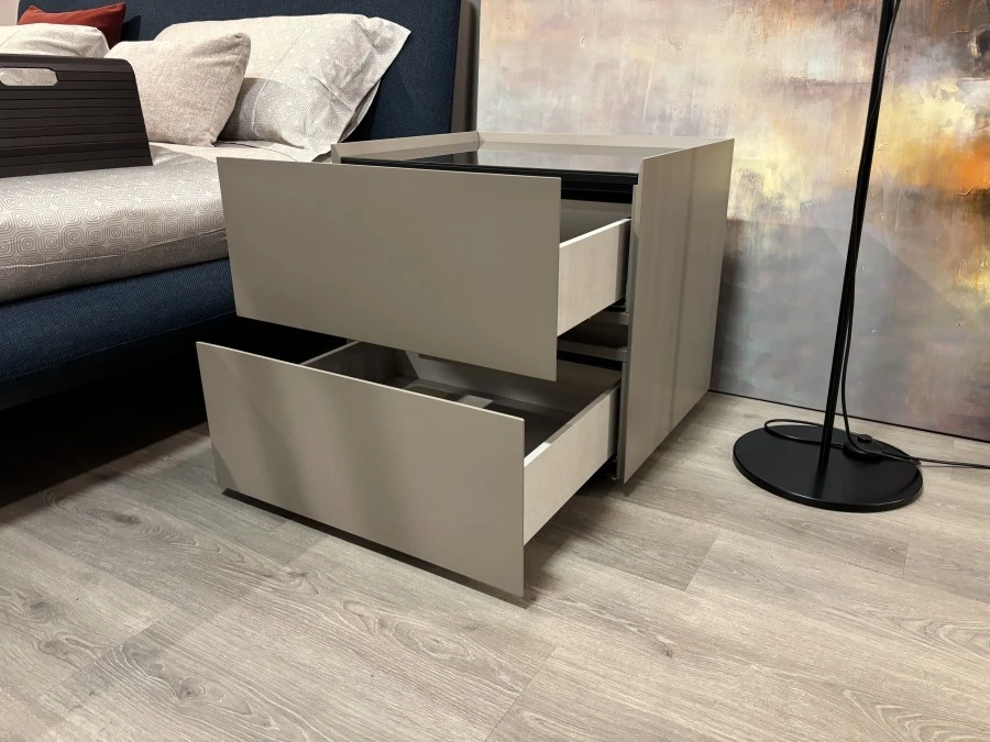 Comodino Cassina Ghost wall