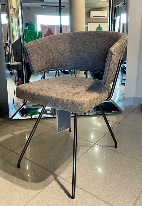 Sedia con braccioli Bonaldo Bahia