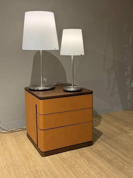 Gruppo letto Poltrona Frau FIDELIO NIGHT TABLE