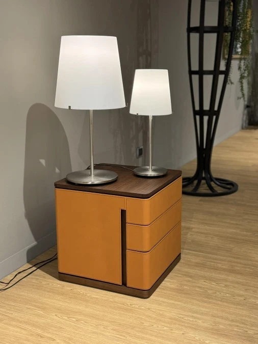 Gruppo letto Poltrona Frau FIDELIO NIGHT TABLE