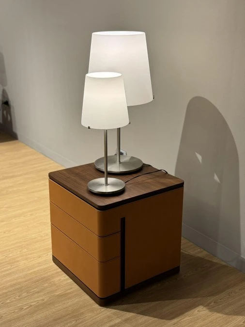 Gruppo letto Poltrona Frau FIDELIO NIGHT TABLE