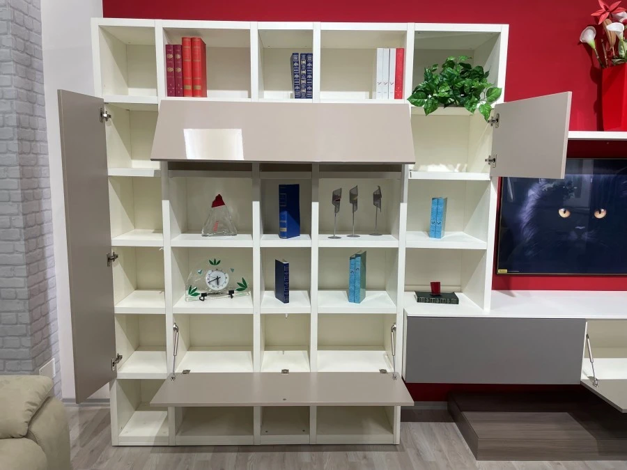 vista frontale lato libreria
