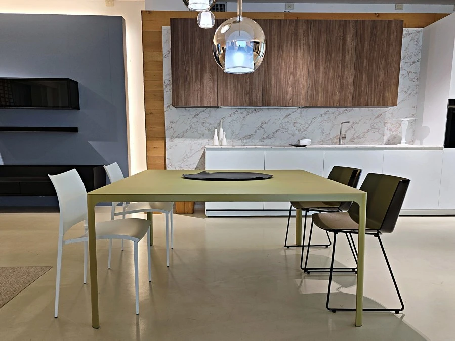 Tavolo quadrato Rimadesio Flat