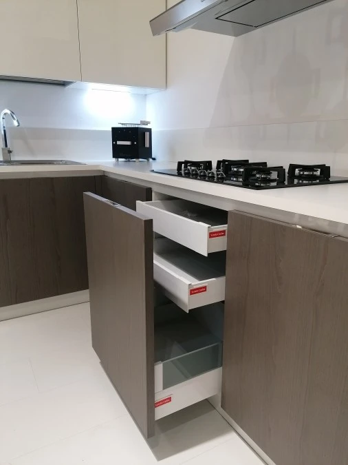 Cucina con penisola Veneta Cucine Tulipano