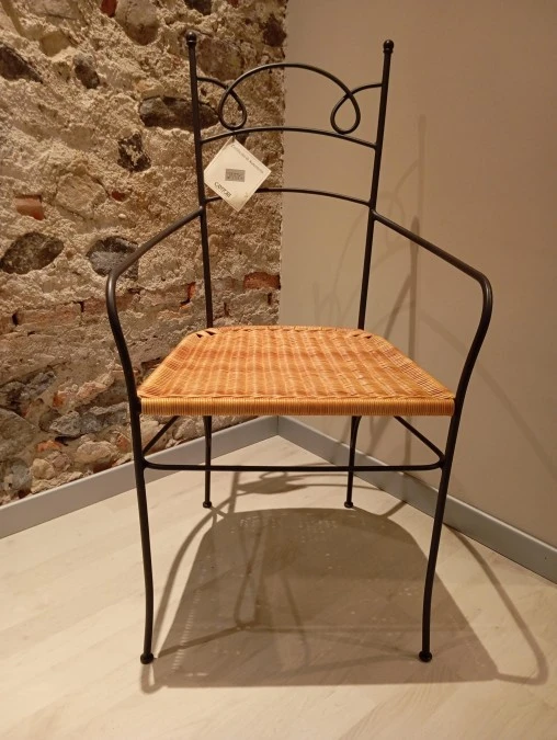 Sedia con braccioli Cantori Nina