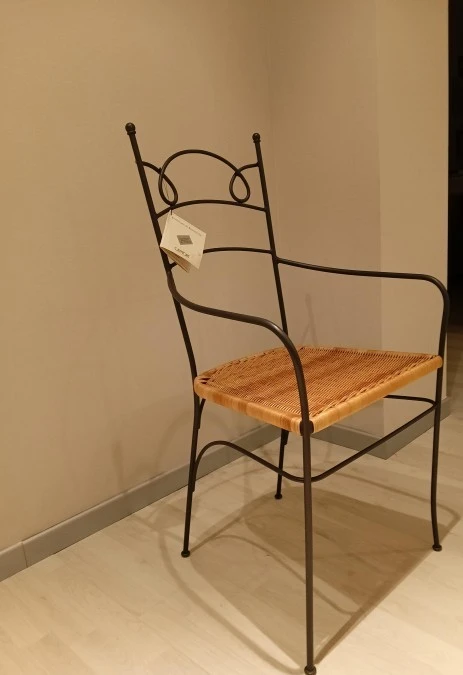 Sedia con braccioli Cantori Nina