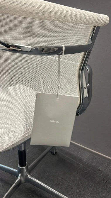Sedia con braccioli Vitra EA 108, Aluminium